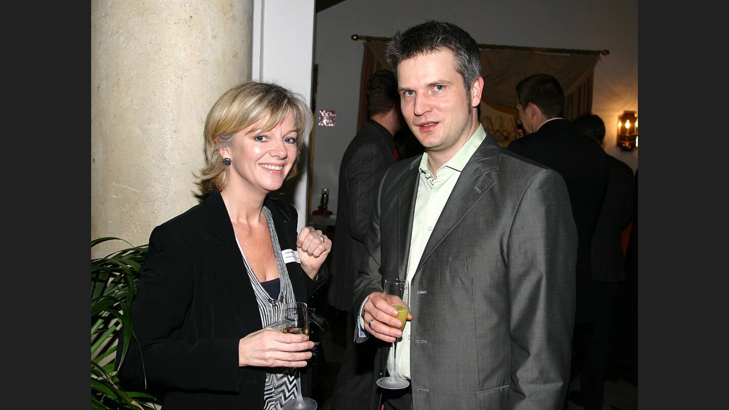 Julia Gastaldi von Blizzard und Gunnar Lott (GameStar). Man beachte, wie Frau Gastaldi professionell ein Lächeln anknipst, während Herr Lott offenbar vom Blitz überrascht wurde.