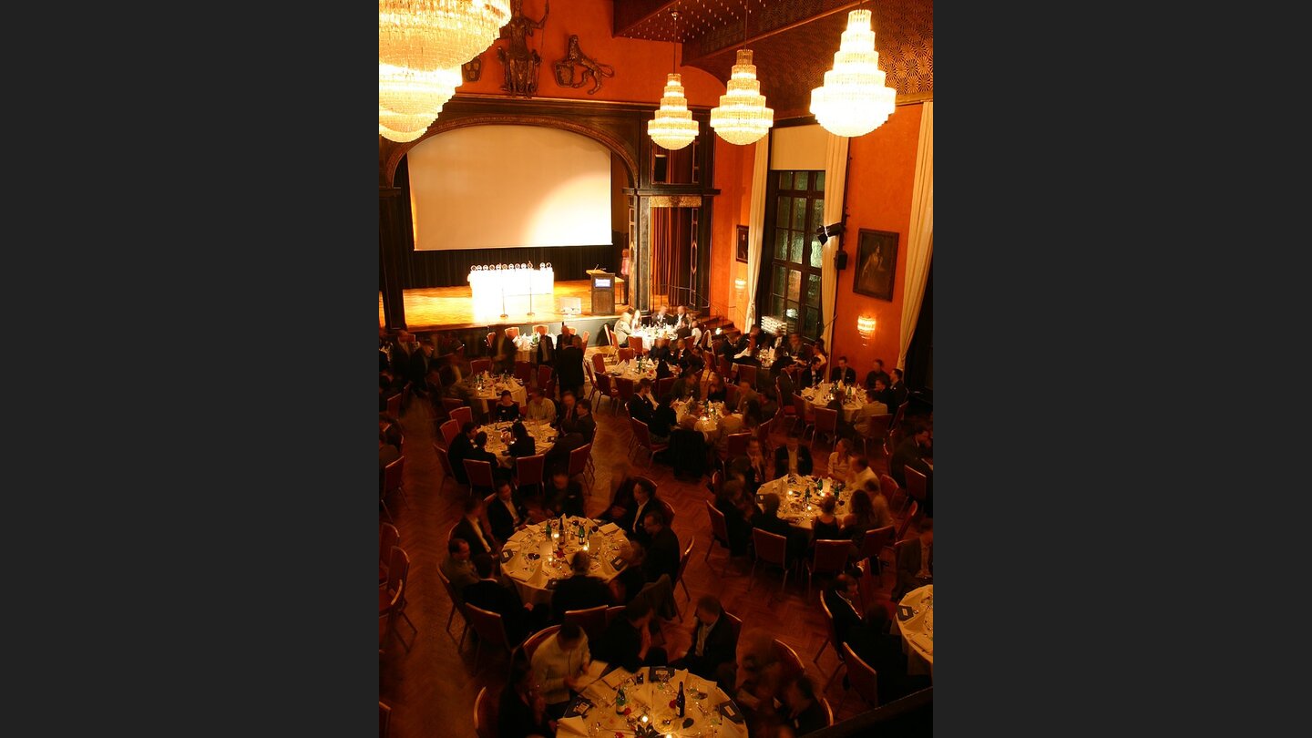Festliche Atmosphäre im Künstlerhaus, noch hat die Verleihung nicht begonnen.