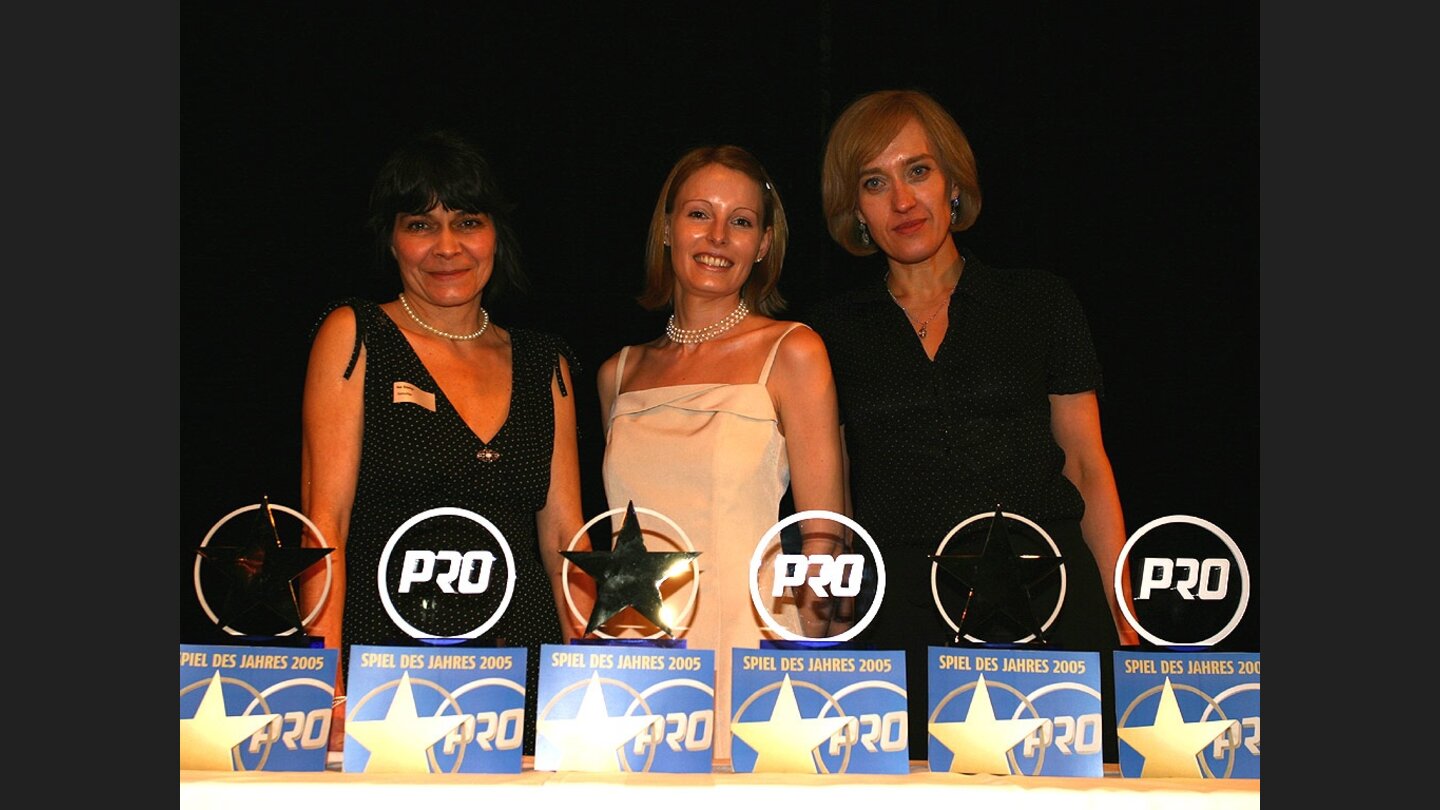 Die hübschen Damen von GameStar und GamePro waren für die Übergabe der Awards zuständig.