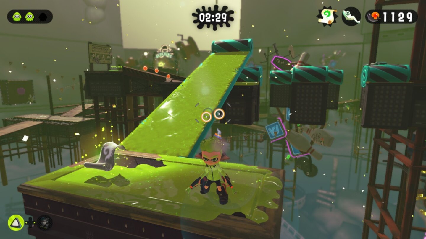 Splatoon 2: Schriftrolle in Level 8 - Welt 2Bei der Stelle, wo ihr auf jeder Seite mehrere Farbteppiche ausrollen müsst, findet ihr diese Schriftrolle auf der linken Seite. Folgt einfach dem etwas längeren Teppich.