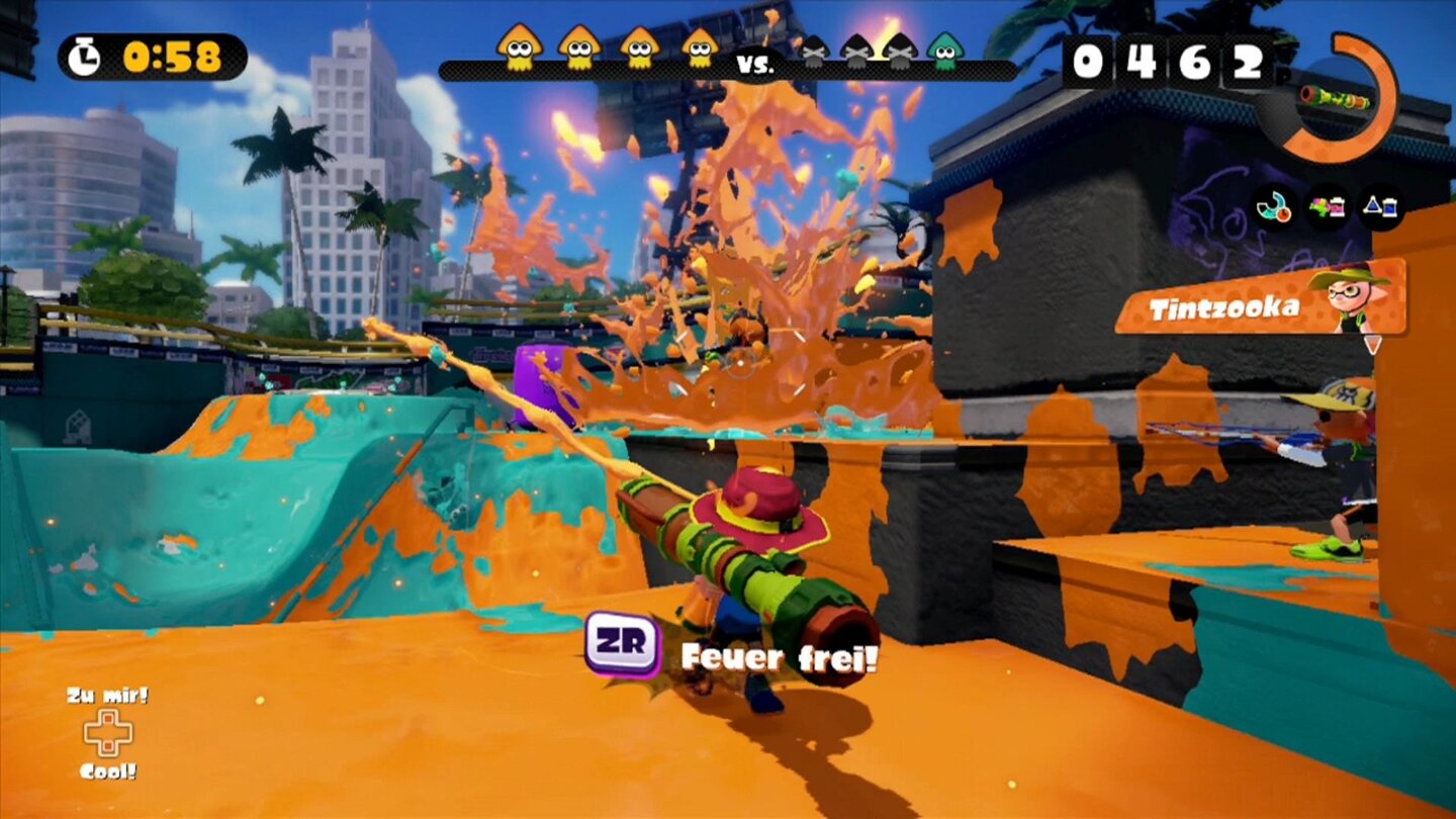 SplatoonIst unsere Spezial-Leiste gefüllt (rechts oben), können wir für kurze Zeit eine besondere Waffe oder Fähigkeit einsetzen. Hier heizen wir dem Gegnerteam mit der Tinten-Bazooka ein.