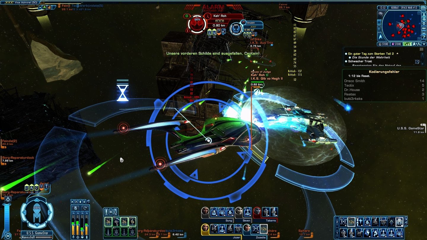 Star Trek OnlineIn PvP-Schlachten empfiehlt es sich, Gegner per Traktorstrahl festzuhalten.
