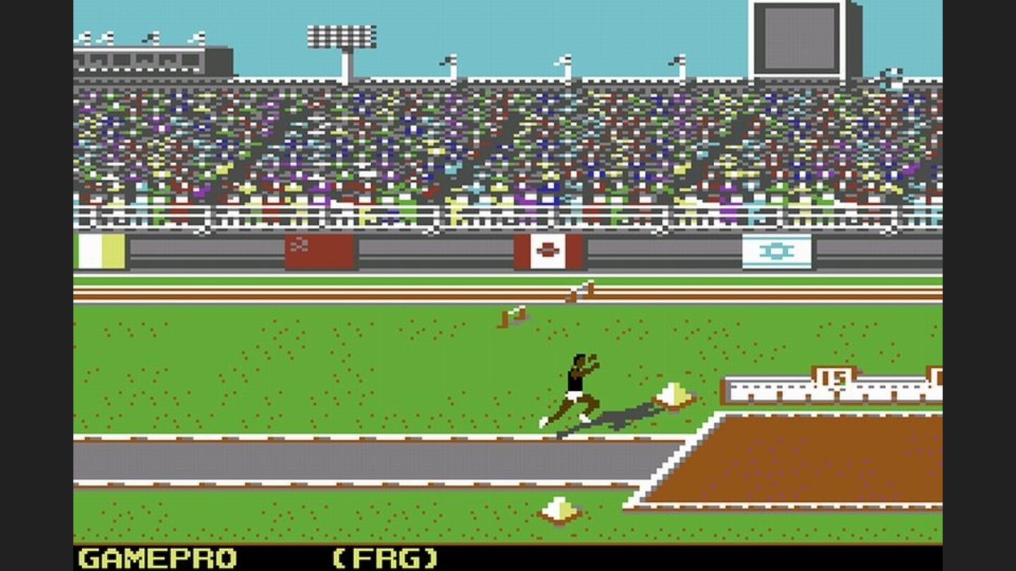Summer Games 2Beim Dreisprung werden die einzelnen Hopser mit schnellen Joystick-Bewegungen ausgeführt. Das richtige Timing sorgt für die nötige Weite.