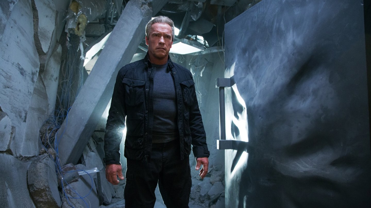 Terminator: GenisysAlt, aber noch nicht veraltet: Arnold Schwarzenegger beweist, dass er noch für den Dienst vor der Kamera taugt.