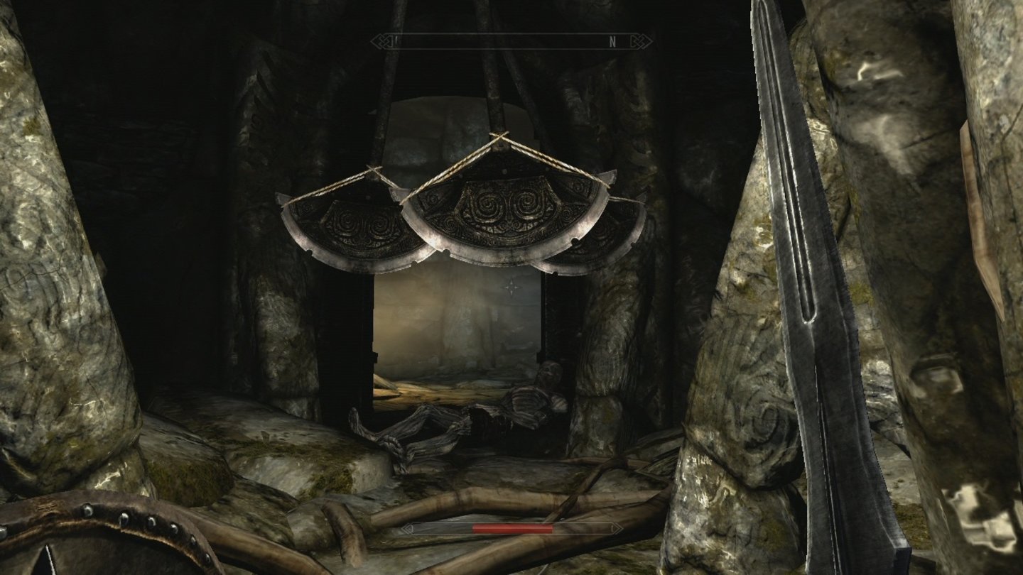 The Elder Scrolls 5: Skyrim (Xbox 360)Die Pendelbeil-Falle versperrt den Gang.