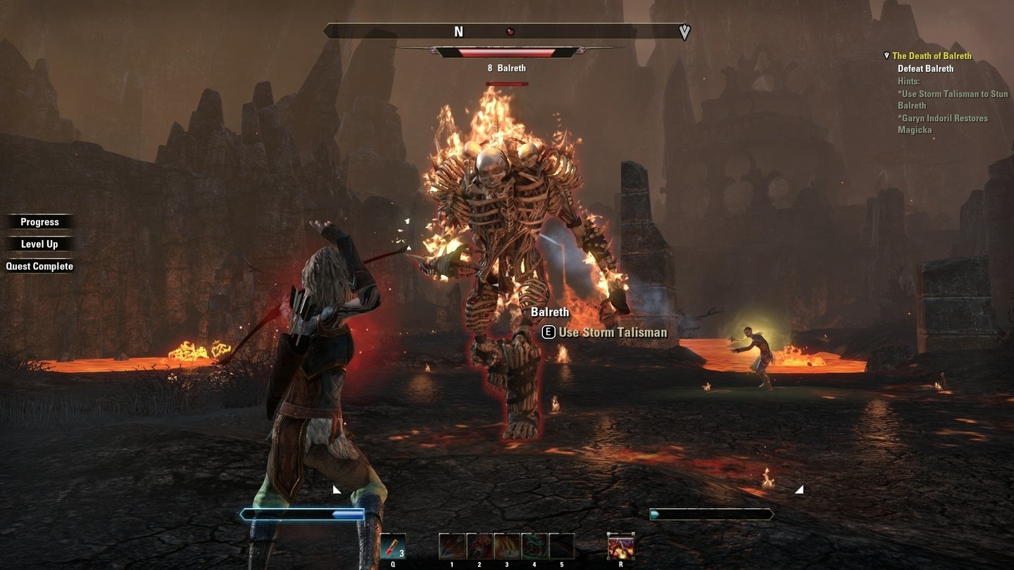 The Elder Scrolls Online (BETA)Dier Dämon heilt sich immer wieder, wenn er in die Lava tritt. Deswegen müssen wir ihn mit einem Talisman lahmlegen.