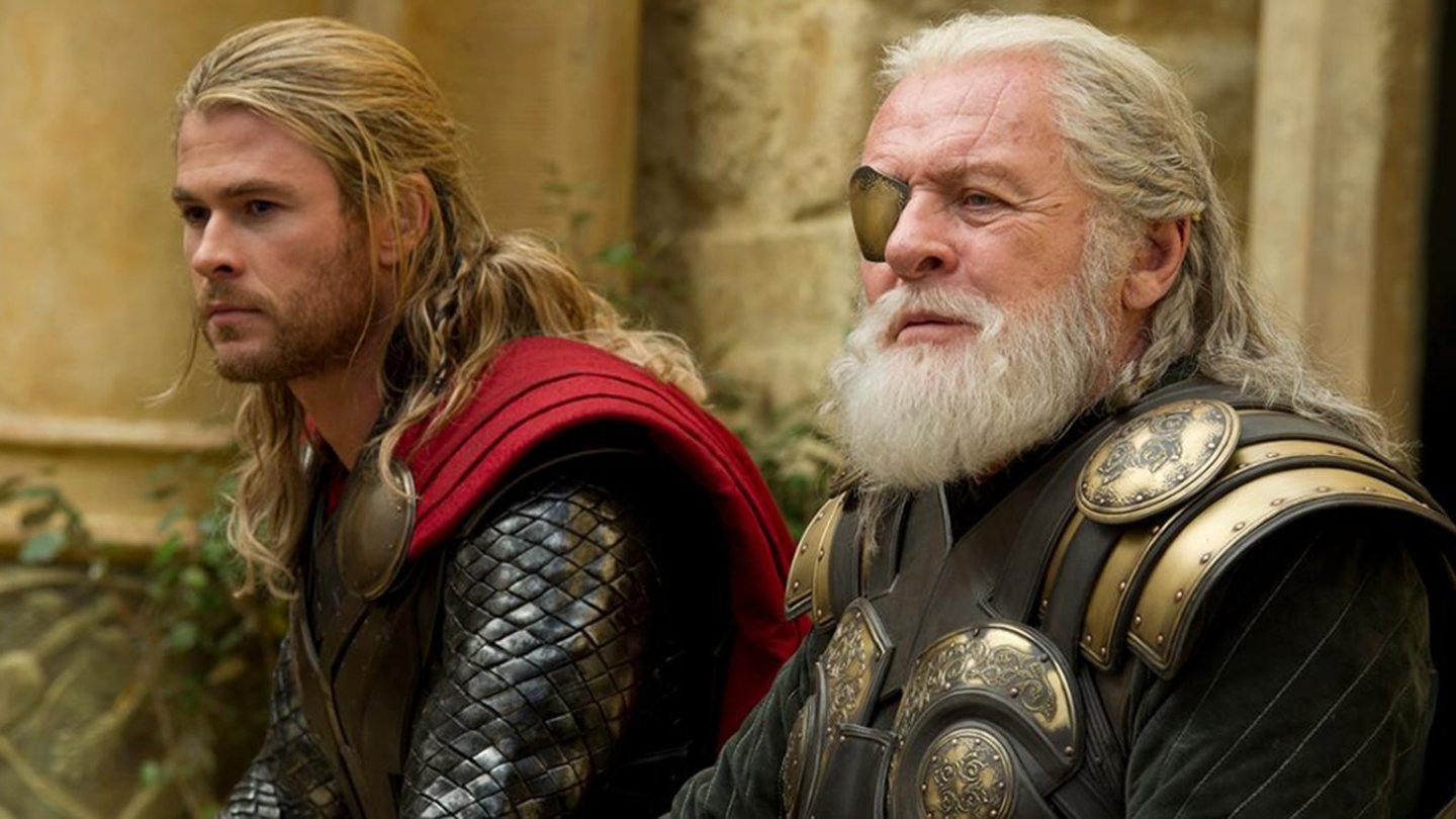 Thor 2 Auch in Teil 2 sind König Odin (Anthony Hopkins) und sein Sohn nicht immer einer Meinung
