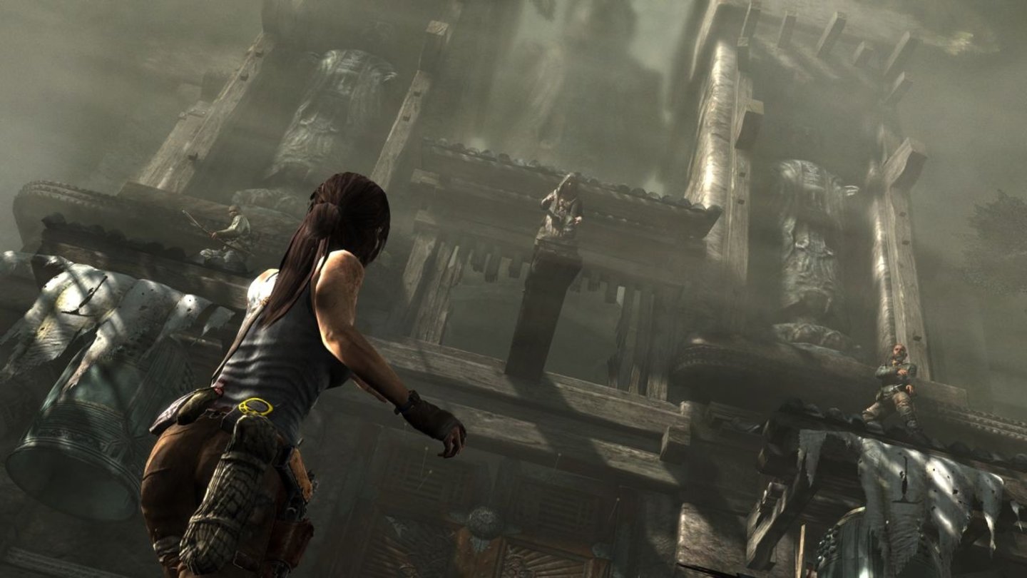 Tomb RaiderSchade: Obwohl die Insel voll von Ruinen ist, liegt der Fokus bei Tomb Raider auf Geballer statt Erforschen.