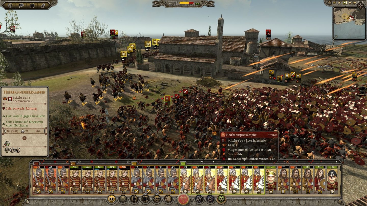 Total War: Attila - Das Zeitalter Karls des GroßenDie Infanterie hat sich im Handgemenge verkeilt, die Reiter nahen heran, um es aufzubrechen.