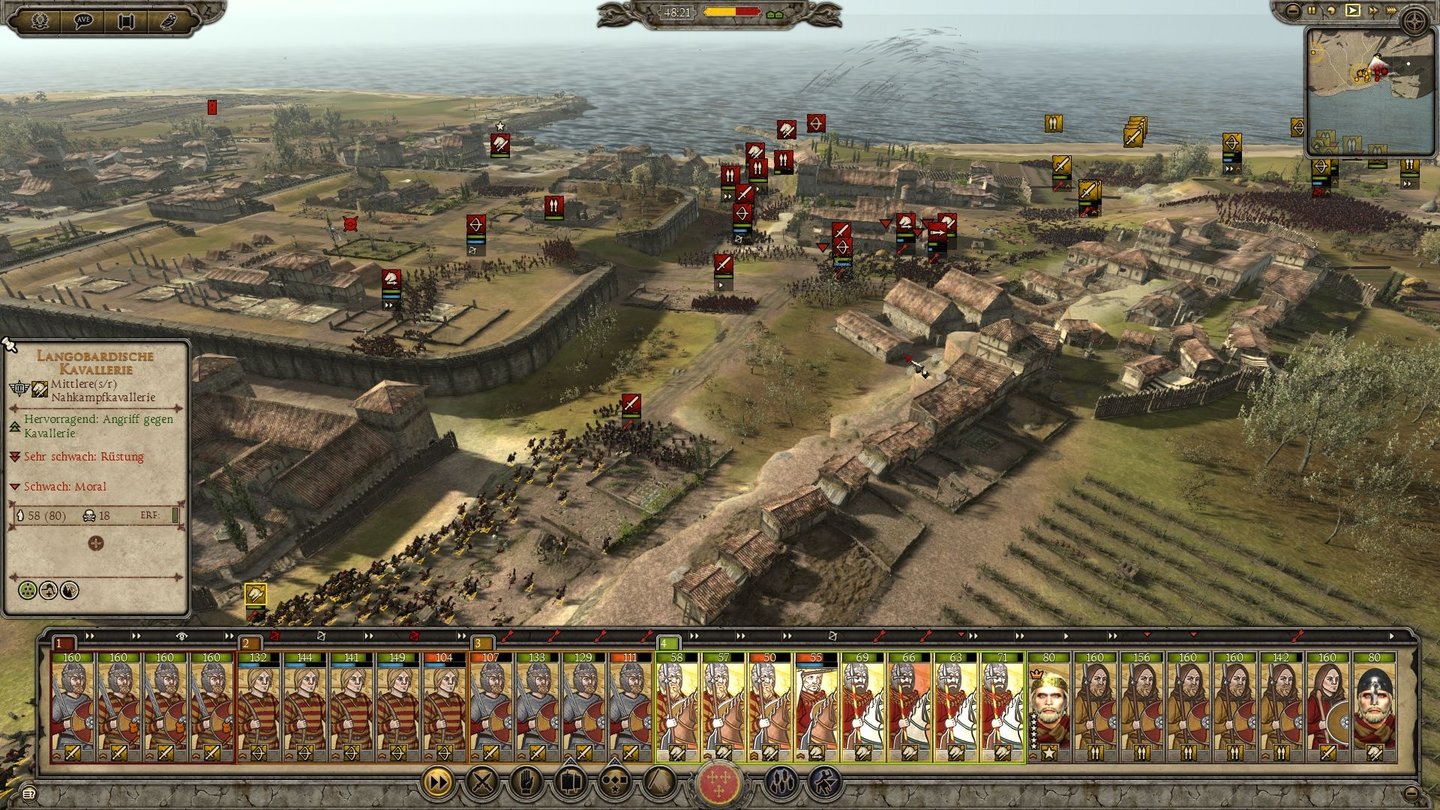 Total War: Attila - Das Zeitalter Karls des GroßenWährend unsere Infanterie die Stadt frontal stürmt, starten unsere Reiter einen Flankenangriff.