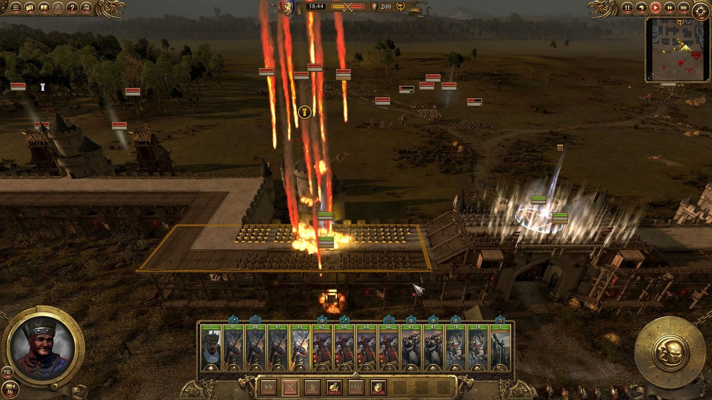 Total War: WarhammerDer Feind brennt unseren Verteidigern einen Feuerregen auf den Pelz.