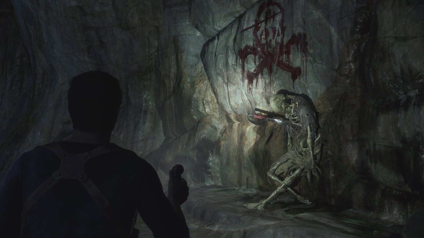 Uncharted 4: A Thief's EndDüstere Höhlen mit skelettierten Freibeutern - ja, das sollte der Weg zum Piratenschatz sein!