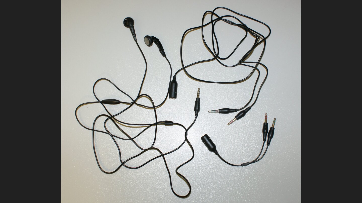 Roccat Vire: Headset plus Adapterkabel
