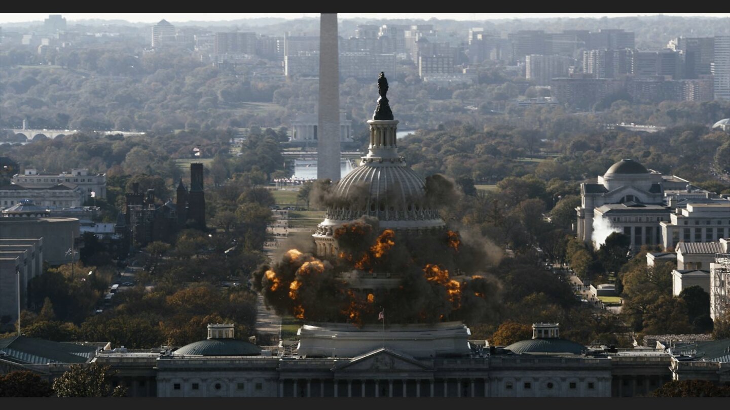 White House DownBei 150 Millionen Dollar Produktionskosten darf ordentlich in die Effektekiste gegriffen und halb Washington D.C. in Schutt und Asche gelegt werden.