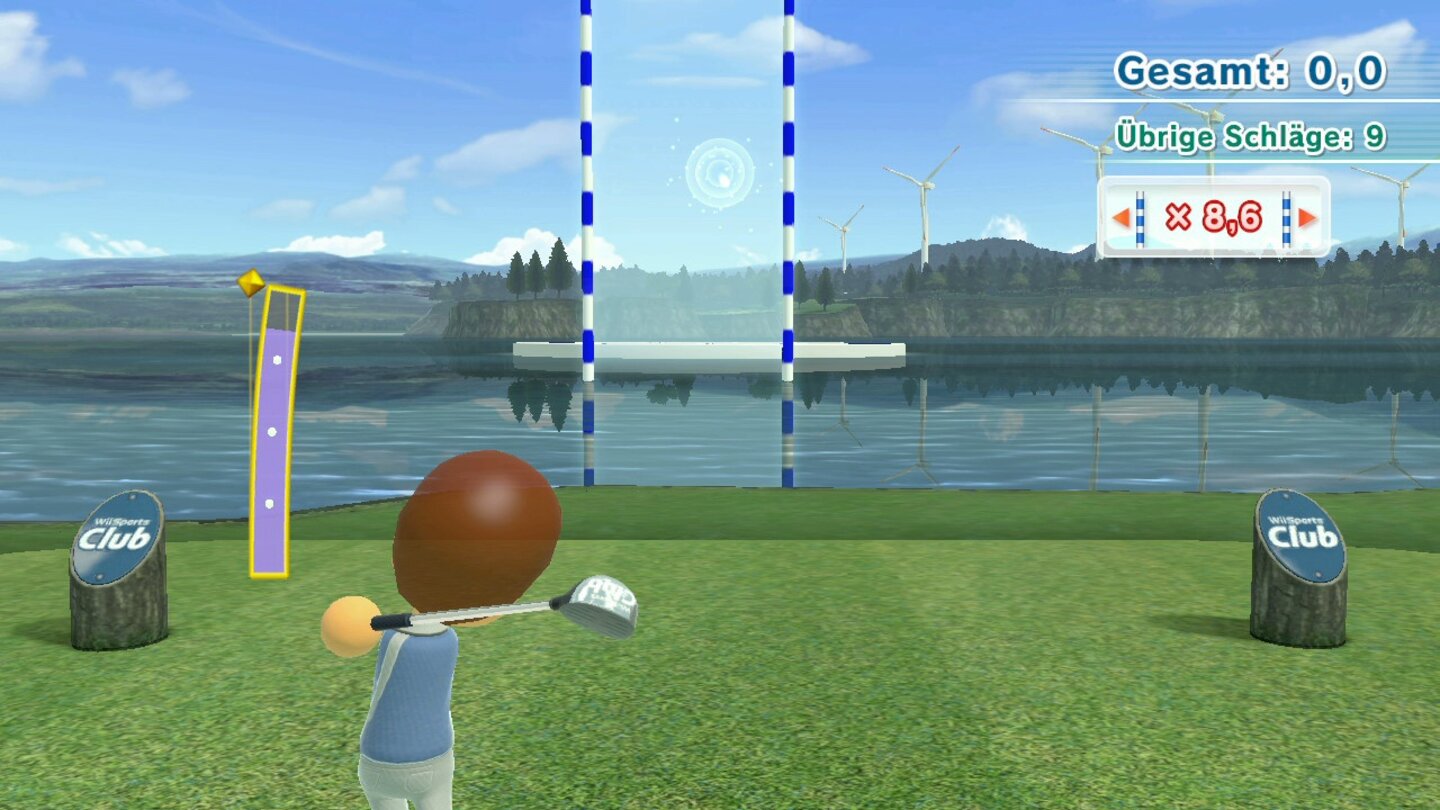 Wii Sports ClubBei einem der Golf-Trainingsspiele müssen wir die Bälle zwischen zwei Pfeilern hindurchschlagen.