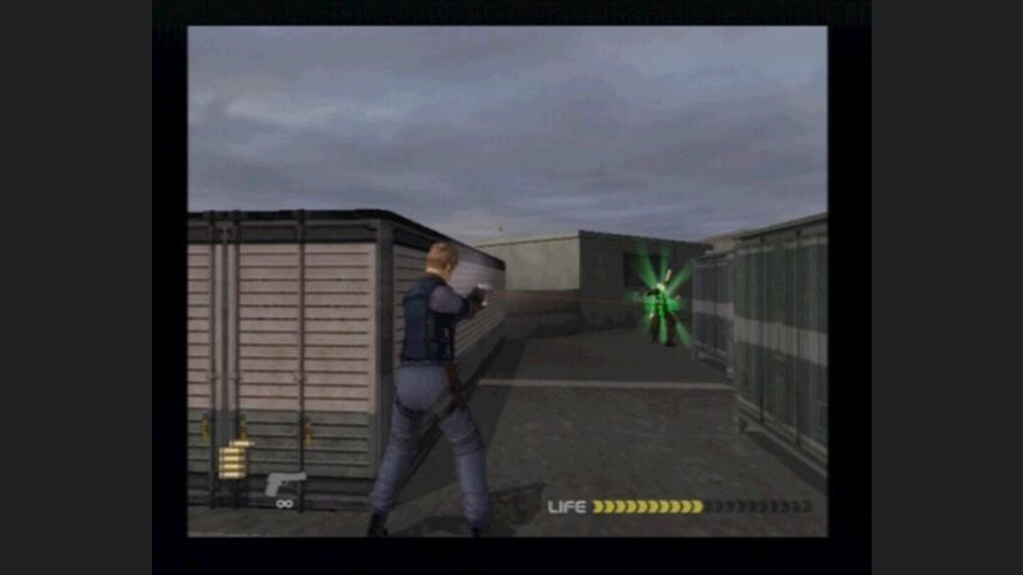 A green flash indicates a correct hit, either by you or the enemy.