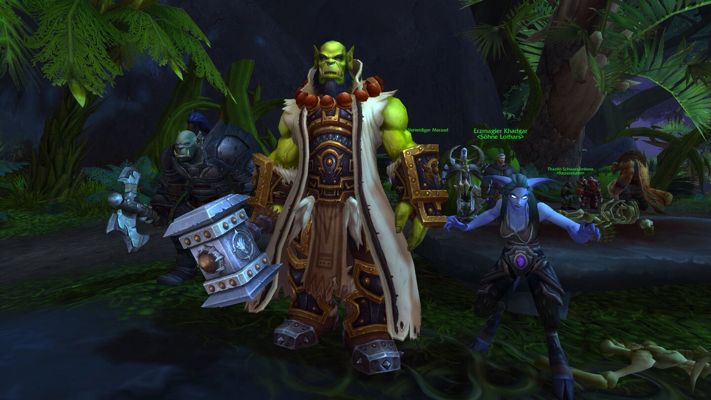 World of Warcraft: Warlords of DraenorAuch Thrall, der ehemalige Kriegshäuptling der Horde, steht in Draenor immer wieder an unserer Seite. Der berühmte Orc-Schamane will seinen Fehler wiedergutmachen und Garrosh endgültig aus dem Weg räumen.