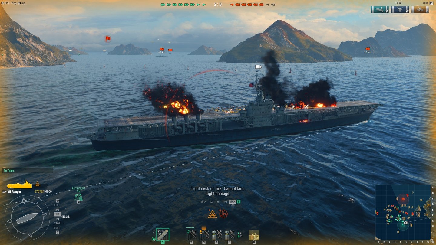 World of Warships - Screenshots aus der Closed BetaSo ein Mist: Unser Flugzeugträger wird von feindlichen Kreuzern zu Altmetall verarbeitet. Brennt das Flugdeck, ist Starten und Landen unmöglich.