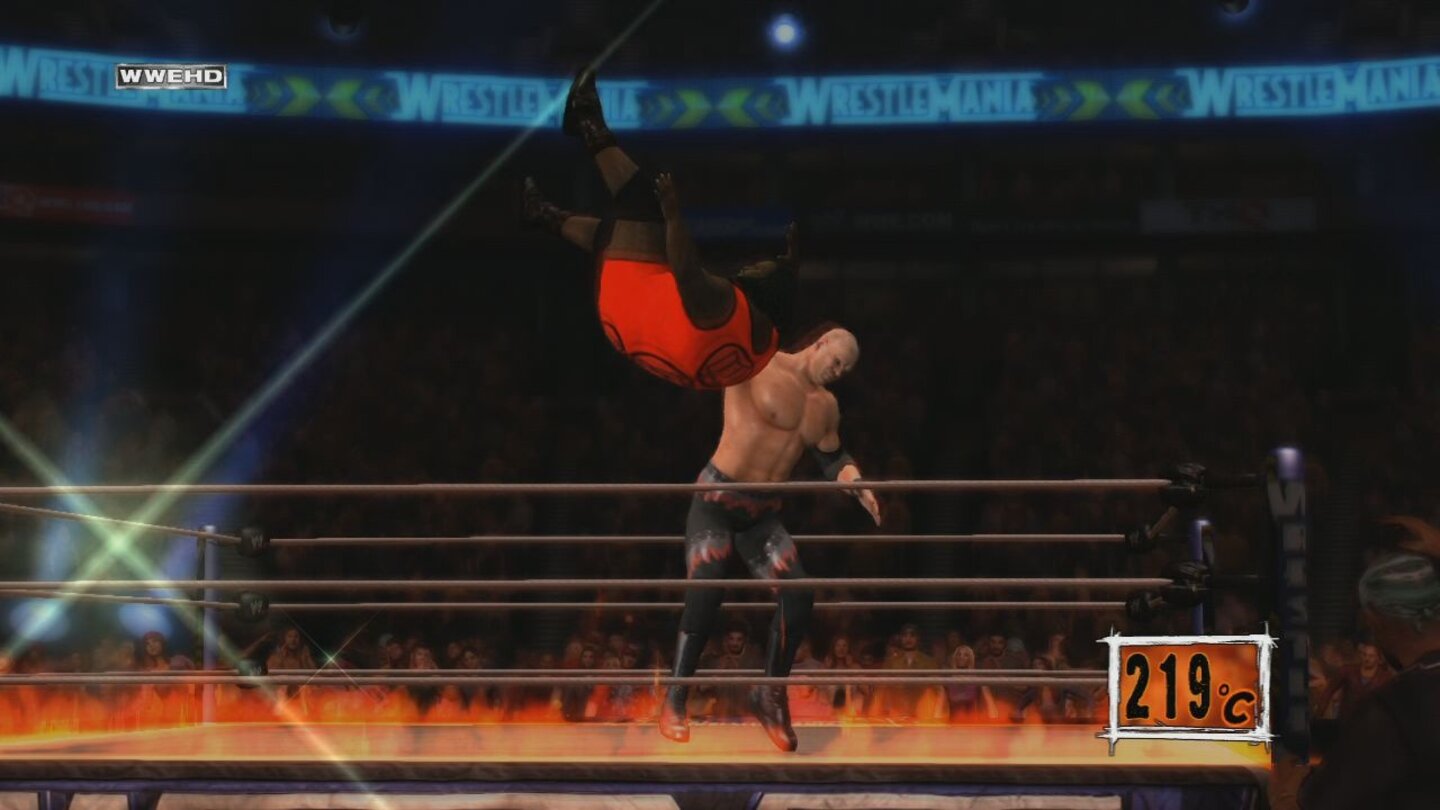 WWE 12Im Inferno-Match heizt ihr die Temperatur durch gelungene Aktionen an, um euren Gegner in Brand zu stecken.