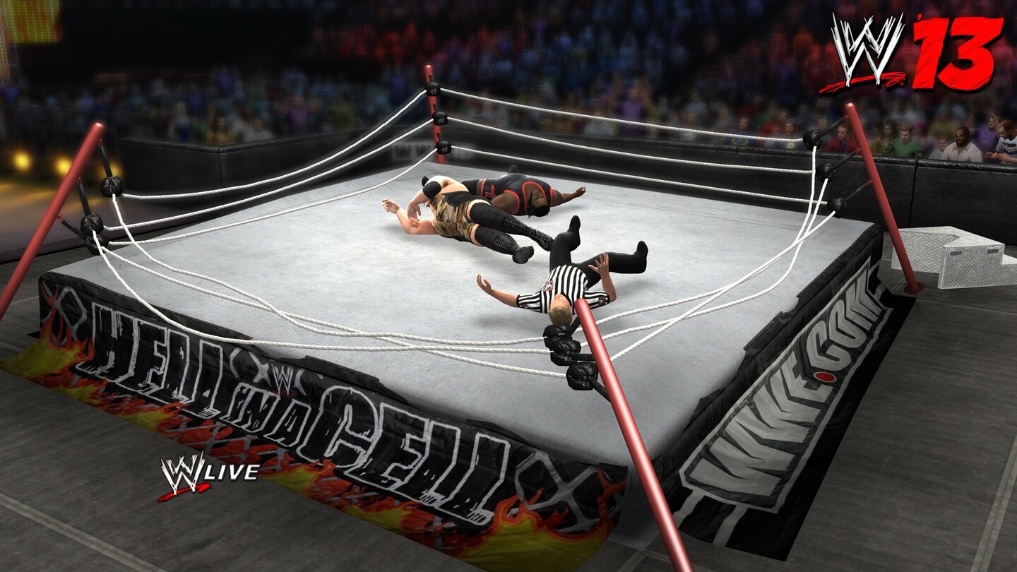 WWE 13Wenn Schwergewichte wie Big Show und Mark Henry durch den Ring rumblen, kann der schnell zusammenbrechen.