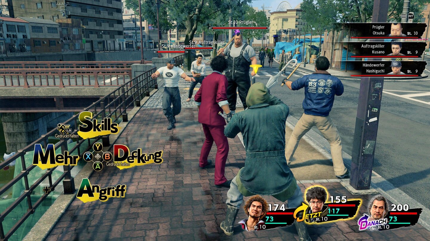 Yakuza: Like a DragonZuweilen verändert Ichibans Fantasie die Gestalt von Angreifern. In diesem Fall hat sie einen übergroßen Prügler mit Vorschlaghammer hervorgebracht.