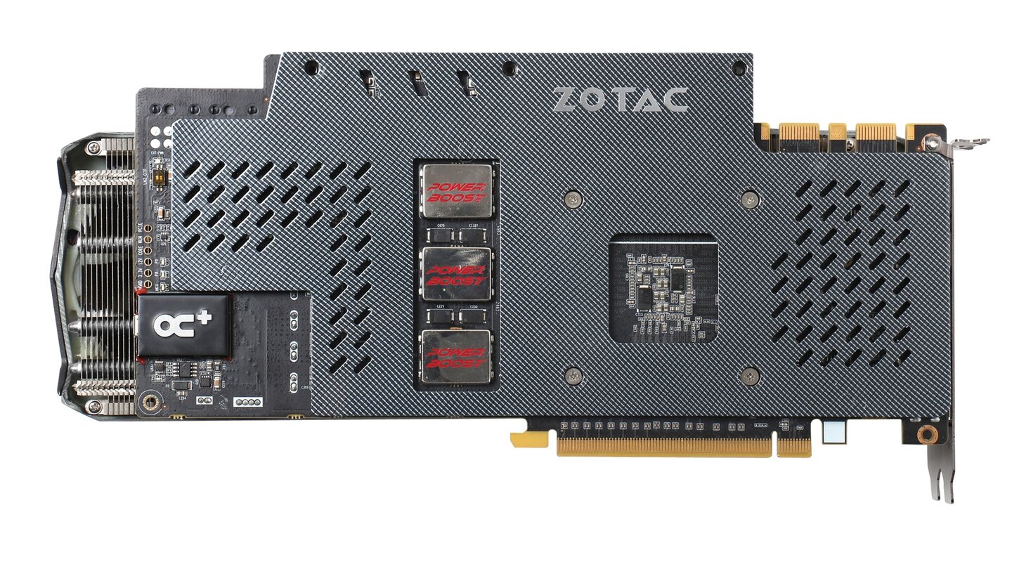 Die Backplate auf der Rückseite der Zotac Geforce GTX 970 AMP! Extreme soll zur Stabilität beitragen und wertet durch die Carbon-Optik auch das Design der Karte auf.