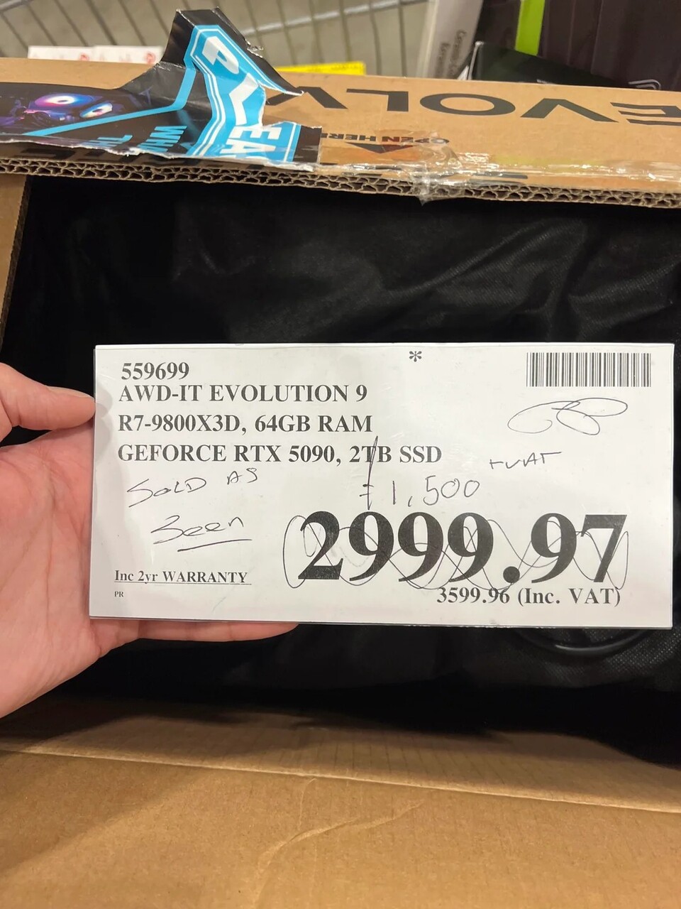 Besonders seriös sieht das verkritzelte Preisschild zwar nicht aus, aber der Kauf hat sich extrem gelohnt. (Quelle: Reddit)