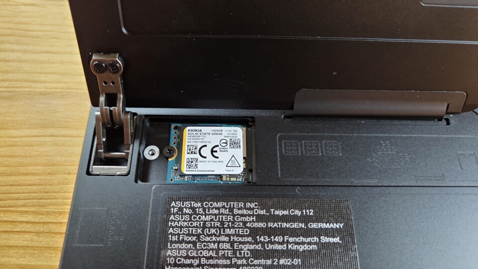 Das Z13 bietet nur Platz für eine SSD im 2230-Format.