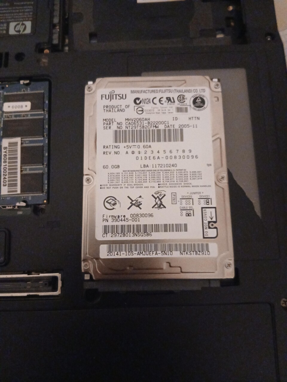 Ganze 21 Jahre hat die 2,5-Zoll-Festplatte von Fujitsu ihren Dienst ohne Probleme verrichtet. (Quelle: Reddit)