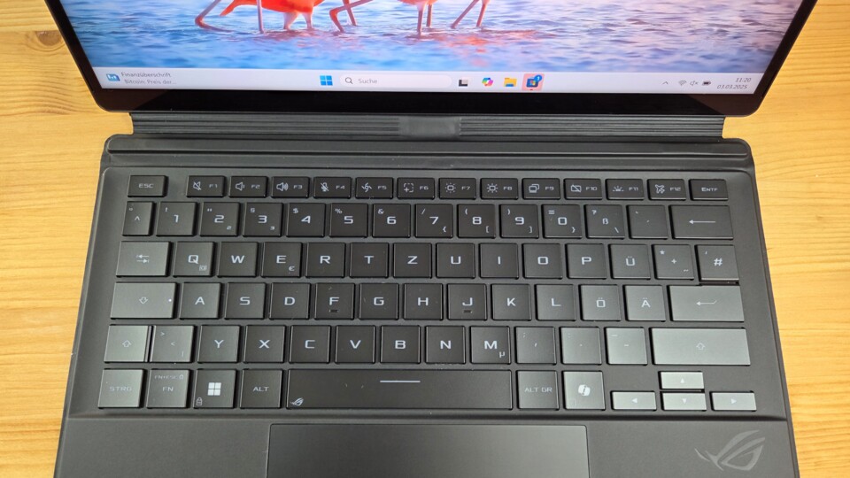 Die Tastatur überzeugt mit einem guten Tippgefühl.