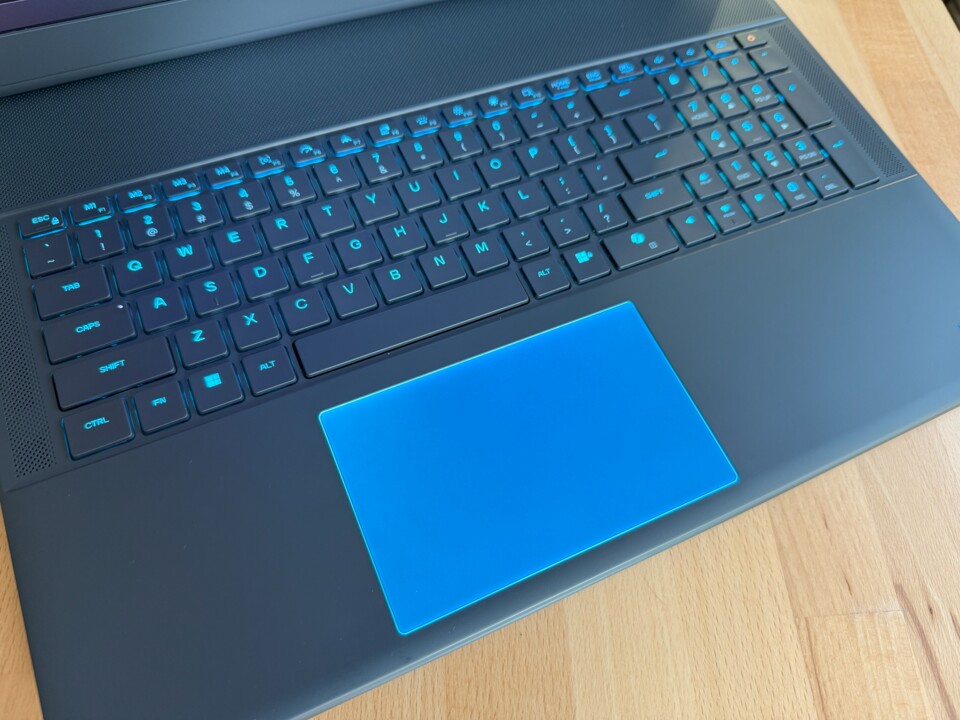 Die Ausleuchtung des Touchpads ist ausgesprochen homogen. (Bildquelle: Sven ScharpeGameStar Tech)