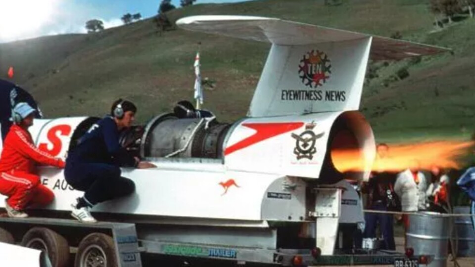 Sie faucht, sie blitzt, sie röhrt: Die für das Speedboot umgebaute Jet-Engine. (Bild-Quelle: boote.com)