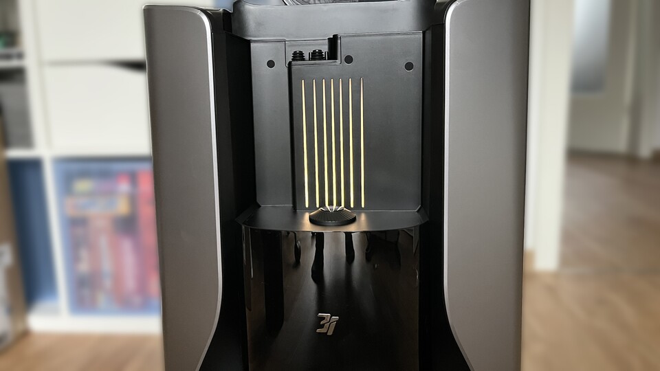 Fancy: Der Wassertank (hier im Bild entnommen) wird von hinten beleuchtet.