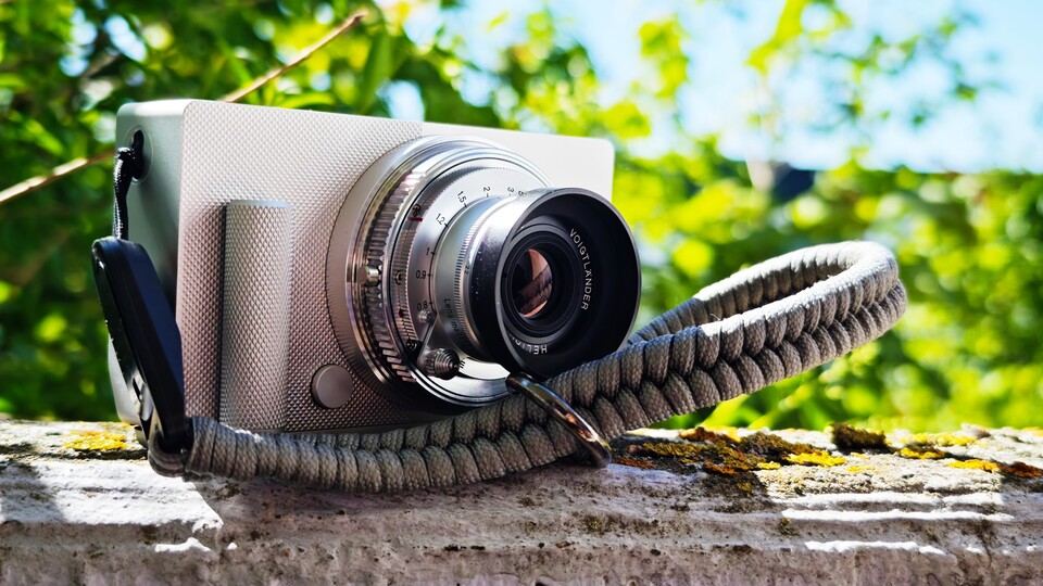 Inzwischen verwende ich das Voigtländer 40mm F2.8. Das manuelle Fokussieren macht mir mehr Spaß – und ich mag, wie es aussieht. (Bildquelle: Duy Linh DinhGameStar Tech)