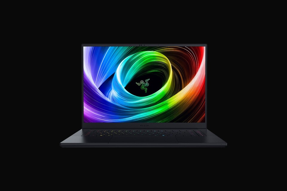 Das Razer Blade 16 (2025) war das erste Notebook mit RTX 5090 das wir im Test hatten. (Quelle: Razer)