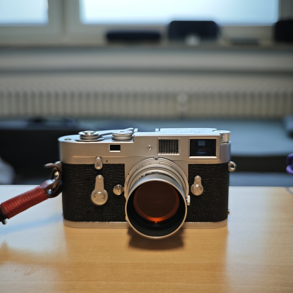 Mit 65-mm-Objektiv