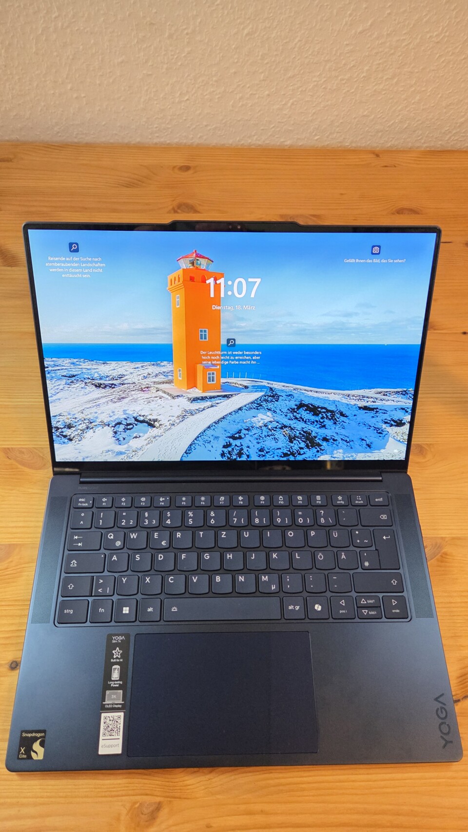 Das Lenovo Yoga Slim 7x G9 besitzt einen tollen OLED-Touchscreen.