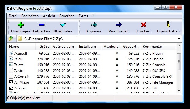 Ohne Zweifel hat WinZip das Zip-Format zum Packen von Dateien unter Windows populär gemacht, doch WinZip kostet Geld. Eine mindestens ebenso mächtige Alternative stellt 7-Zip dar. Das Programm kann die Formate .7z, .zip, .gzip, .bzip2 und .tar packen und entpacken. Ausschließlich entpacken kann es die folgenden Formate: .arj, .cab, .chm, .cpio, .deb, .dmg, .hfs, .iso, .lzh, .lzma, .msi, .nsis, .rar, .rpm, .udf, .wim, .xar und .z. Alle wesentlichen Formate sind damit abgedeckt.