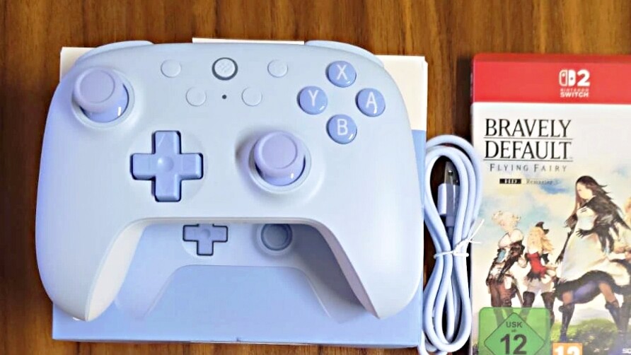 Achtung, es gibt vom 8bitDo Ultimate 2C noch die BT-Variante, die mit Nintendo Switch kompatibel ist. Diese Version hat digitale Trigger und verbindet sich kabellos per Bluetooth statt 2,4-GHz-Verbindung. (Bildquelle: Duy Linh DinhGameStar Tech)