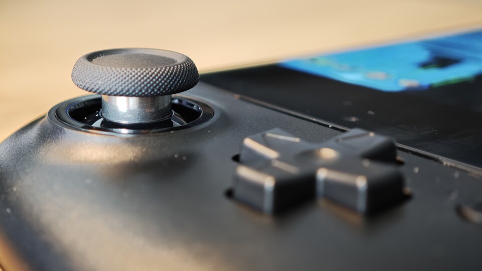 Die Analog-Sticks gehören zu den besten. (Bildquelle: Duy Linh DinhGameStar Tech)