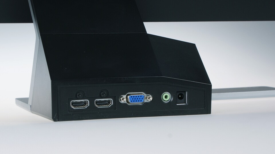 Digitale Bildsignale nimmt der Acer-TFT nur über HDMI entgegen. Gegebenenfalls wird daher ein DVI- auf HDMI-Adapter fällig.