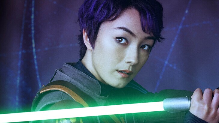 Nicht jeder Star-Wars-Fan ist davon begeistert, dass in der Ahsoka-Serie aus der mandalorianischen Kriegerin Sabine Wren (Natasha Liu Bordizzu) eine Jedi gemacht wurde. Bildquelle: DisneyLucasfilm