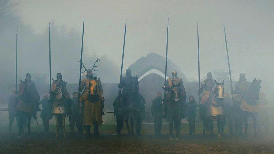 Ser Duncans (Peter Claffey, 3.v.r.) Team für das Urteil der Sieben: An seiner Seite kämpfen u.a. Lyonel Baratheon (Daniel Ings, 3.v.l.) und Prinz Baelor Targaryen (Bertie Cravel, m.). Bild: HBO.