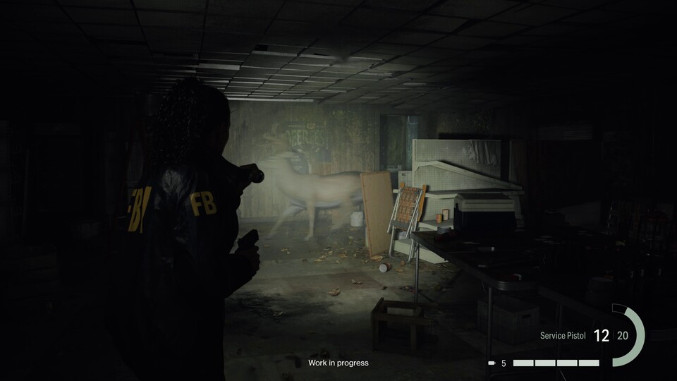 Schockeffekt: Ein Reh huscht an uns vorbei. Das gehört noch zu den harmloseren Beispielen.