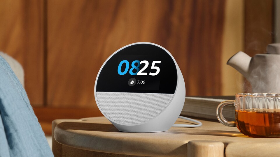 Nie wieder verschlafen: Der Amazon Echo Spot stellt sicher, dass ihr energiegeladen und vor allem rechtzeitig in den Tag starten könnt!