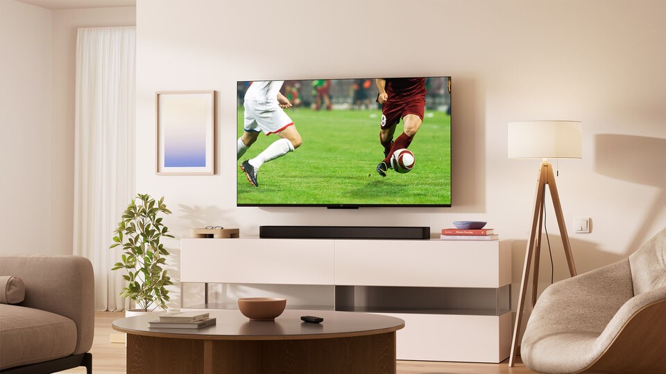 Dank der 4K-Auflösung erkennt ihr beim Pokalspiel mühelos jeden Grashalm.