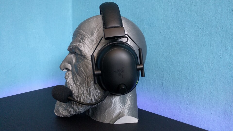 Das Blackshark V2 Pro (2023) ist absolut bequem und hat eines der besten Mikrofone, die ich bisher bei Gaming-Headsets zu einem ähnlichen Preis erlebt habe.