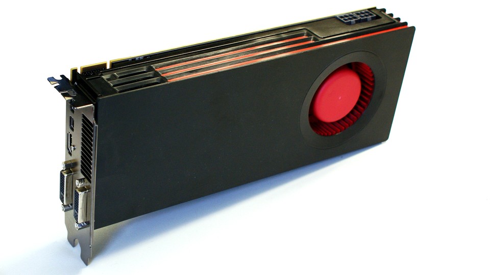 Die Radeon HD 6790 kommt mit dem aus AMDs aktueller Produktlinie bekanntem Kühlsystem zum Test.
