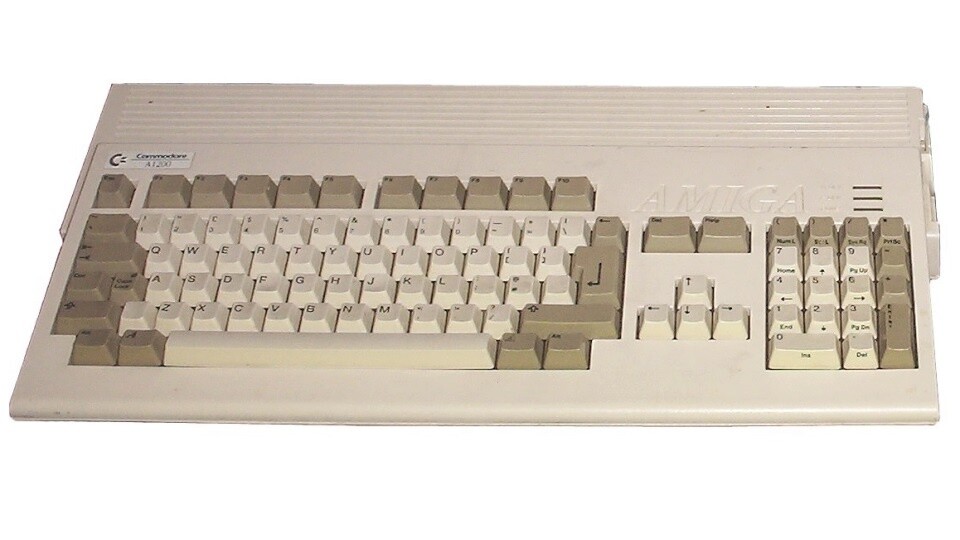 Das ist das Original: Dem THE A1200 fehlt aber nicht viel. Vom Diskettenlaufwerk einmal abgesehen - aber die Arbeit als Discjockey dürfte kaum jemand vermissen.