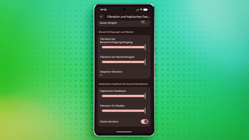 Beim iPhone steht mir bei der Tastenvibration nur eine Option zur Verfügung. Ja oder Nein.
Bei Google-Smartphones kann ich sie dagegen in drei Stufen auswählen.